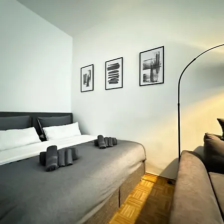I Design In Heart Of Berlin-friedrichshain Appartement