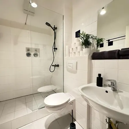 I Design In Heart Of Berlin-friedrichshain * ברלין
