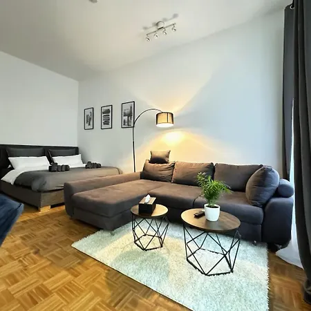 I Design In Heart Of Berlin-friedrichshain Apartment