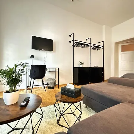 I Design In Heart Of Berlin-friedrichshain