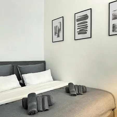 I Design In Heart Of Berlin-friedrichshain *