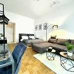 I Design In Heart Of Berlin-friedrichshain